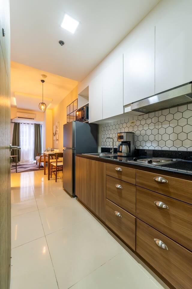 Stylish 1 BR for 4 near Ortigas at Fame Residences interior 2